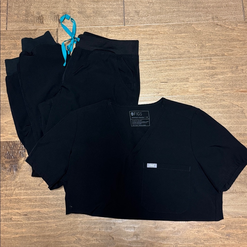 Figs Black Scrub Set with Blue Accents